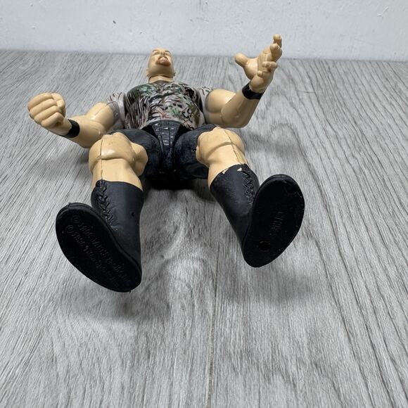 1996 WWE Stone Cold Steve Austin Jakks Pacific RAW Is War Wrestling Figure - Picture 6 of 7